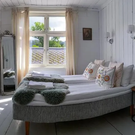 Inn Haaheim Gaard Uggdal